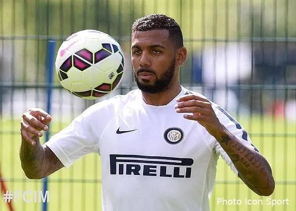 photo m vila s entraine avec l inter bsluc0jcaaamxco87475