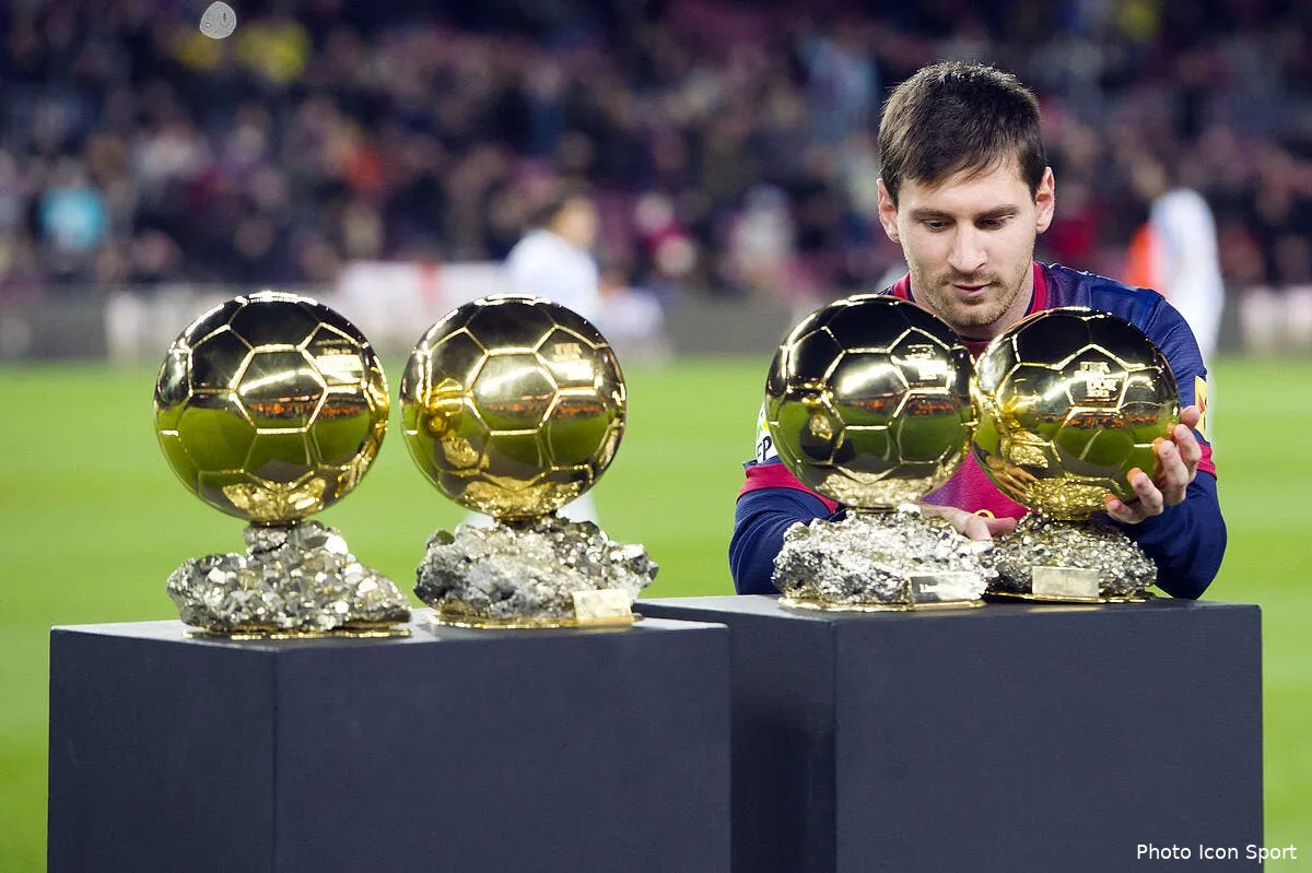 photo quand messi aligne ses ballons d or iconsport mar 160113 021 0147819