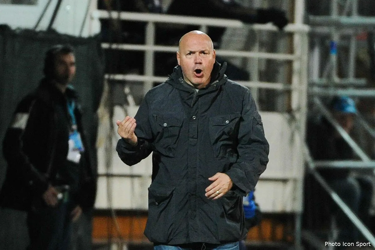 pierre menes agace de voir l om pleurer avec ses 140me iconsport pet 181213 02 0378127