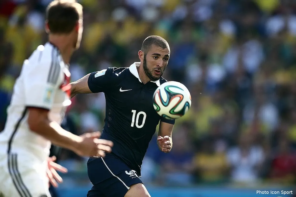 pierre menes colle un bonnet d ane a benzema iconsport ppg 040714 26 1386723