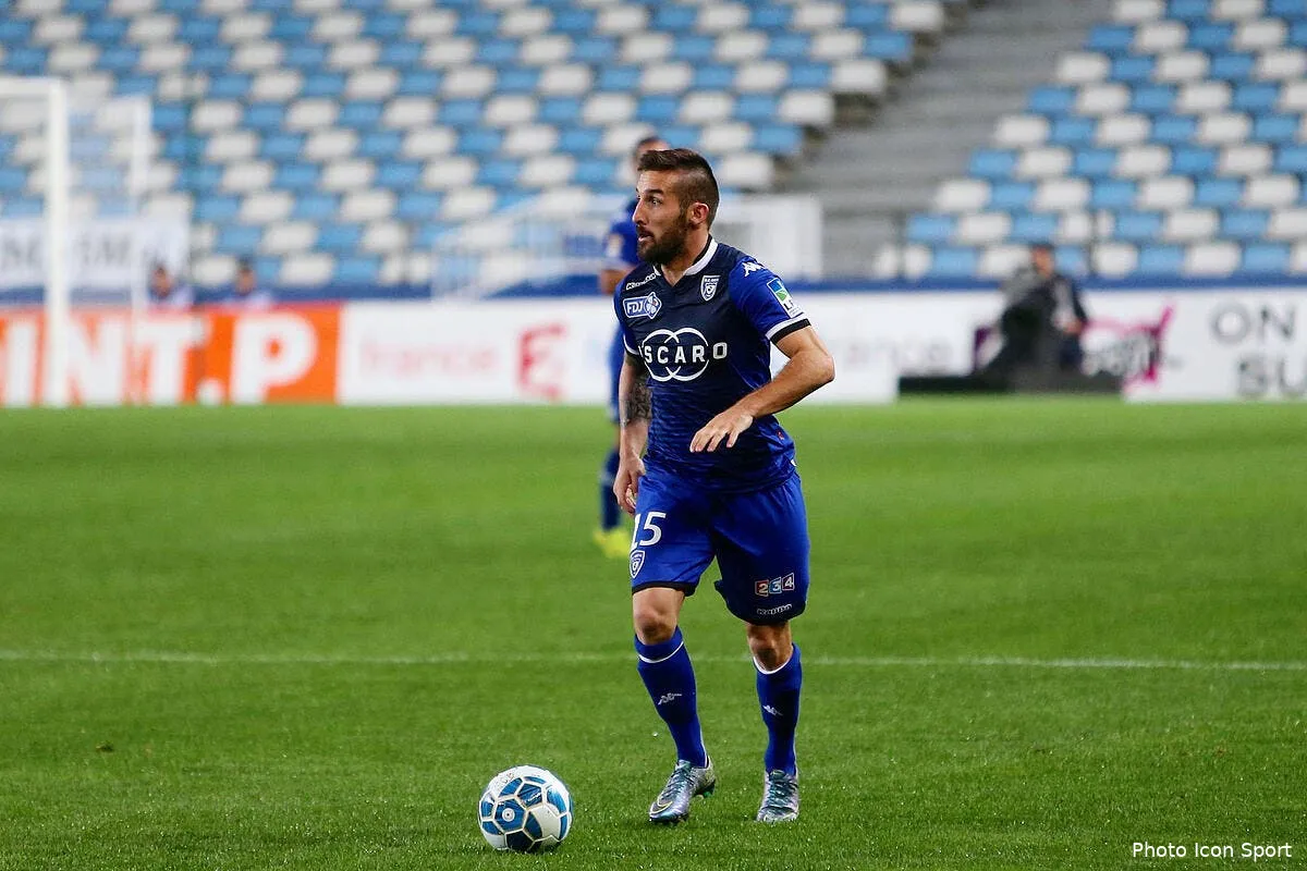 pierre menes dit stop a la coupe de la ligue iconsport mae 271015 01 06124179