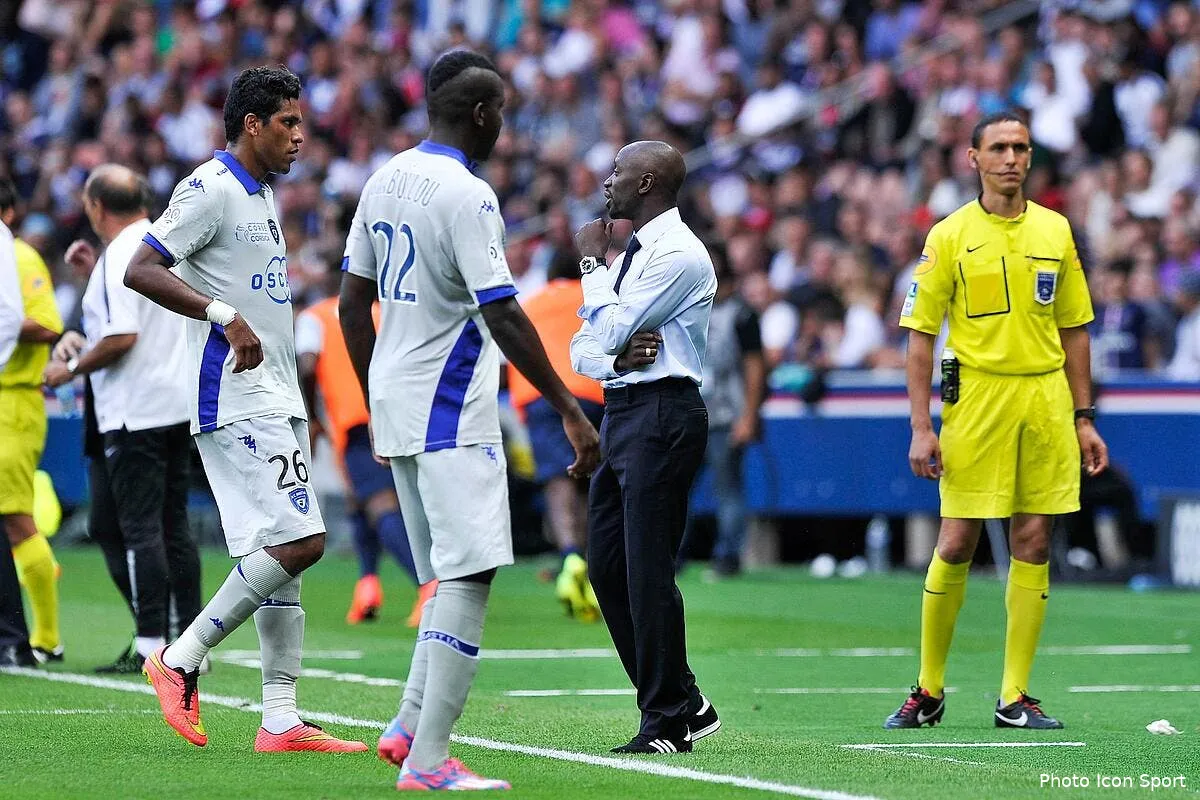 pierre menes remet la deuxieme couche sur brandao iconsport meu 160814 08 1389829