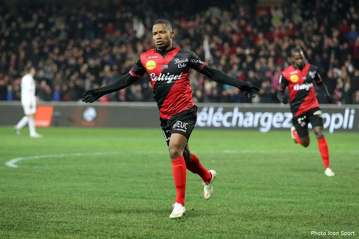 pierre menes voit du lacazette chez un joueur de l1 iconsport vmi 240115 01 11102509