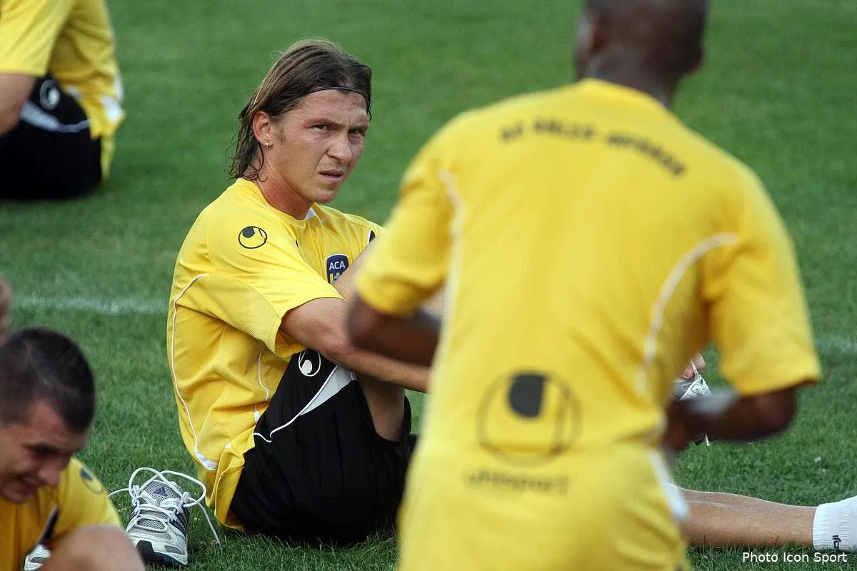 piocelle agresse avec la reserve d arles avignon iconsport guy 230810 101 4919130