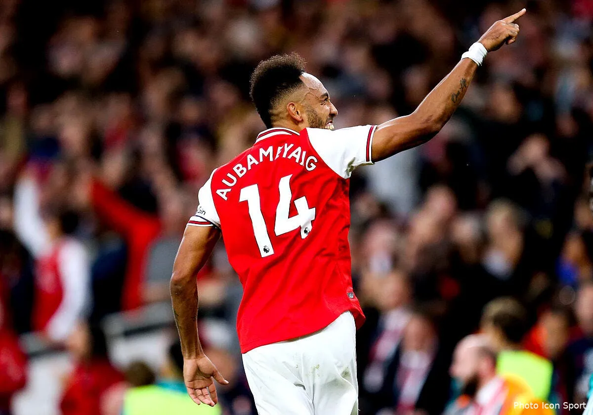 pl arsenal accroche man united grace a aubameyang icon 45503038265987
