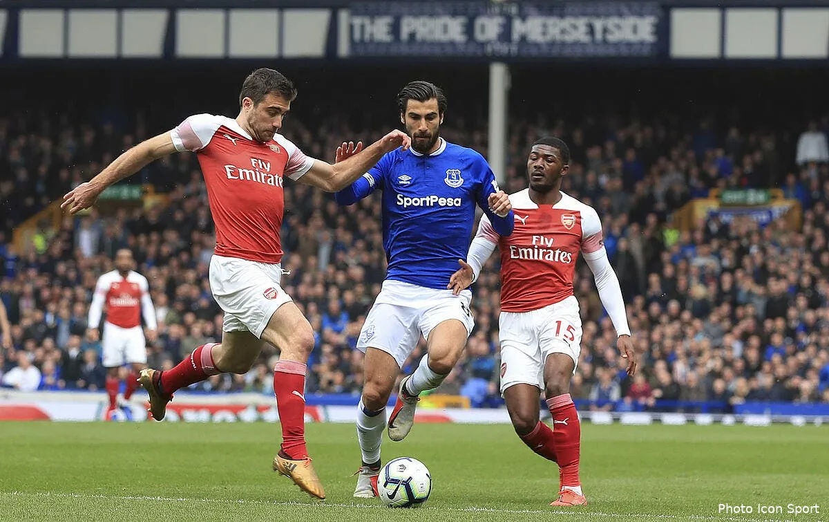 pl everton cree la surprise et s offre arsenal icon 42200867249823