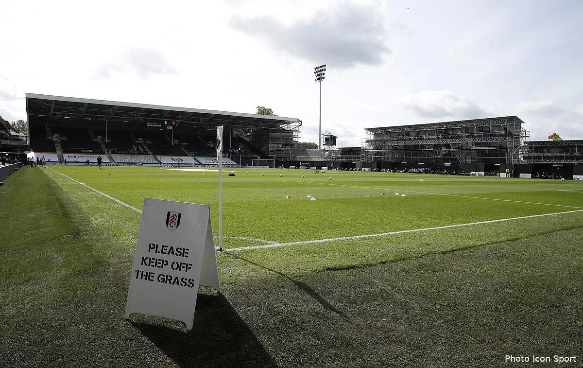 pl lacazette premier buteur de la saison icon 55455134293971