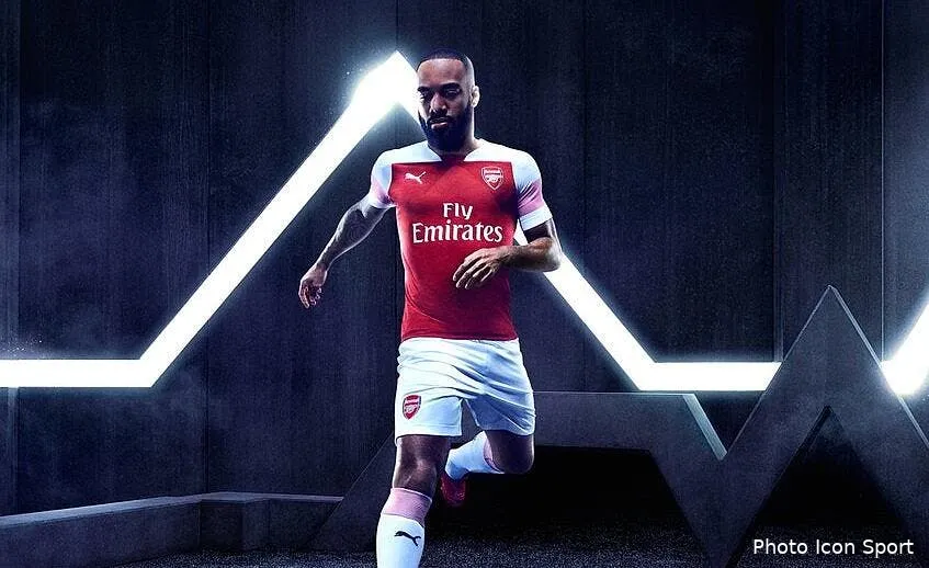 pl lacazette presente le nouveau maillot d arsenal lacazette219657