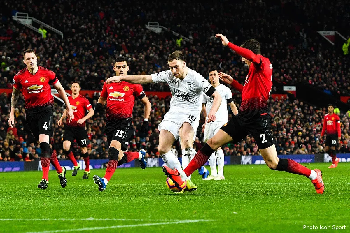 pl manchester united s arrache face a burnley icon pa 40912672243429