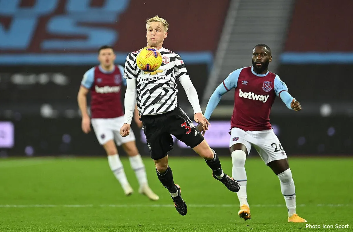 pl van de beek compare a pogba evra se marre aa 301007