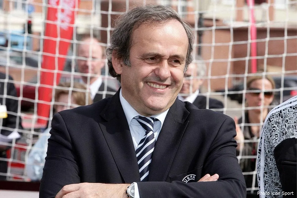platini prefere donner 50me pour changer les pelouses que pour l arbitrage video iconsport pho 100560 08 2945185