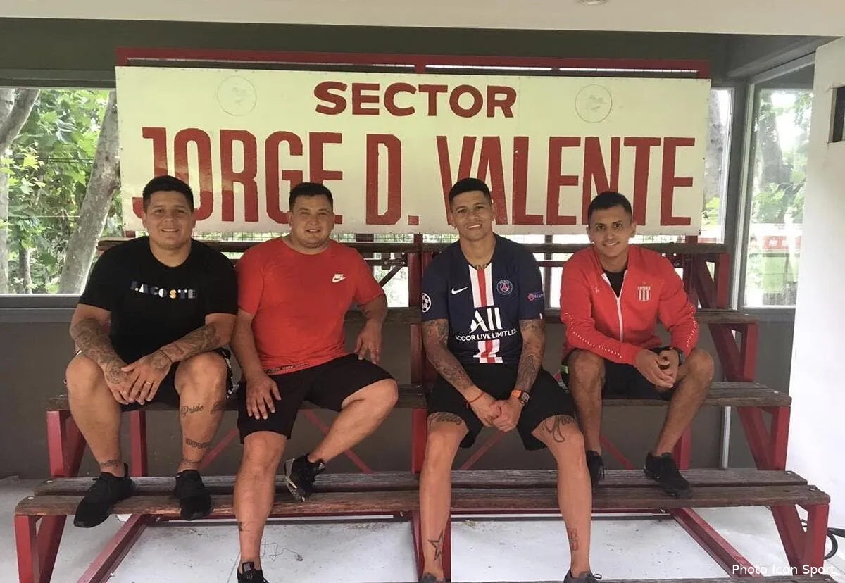 polemique marcos rojo humilie mu et s affiche avec le psg rojo274125