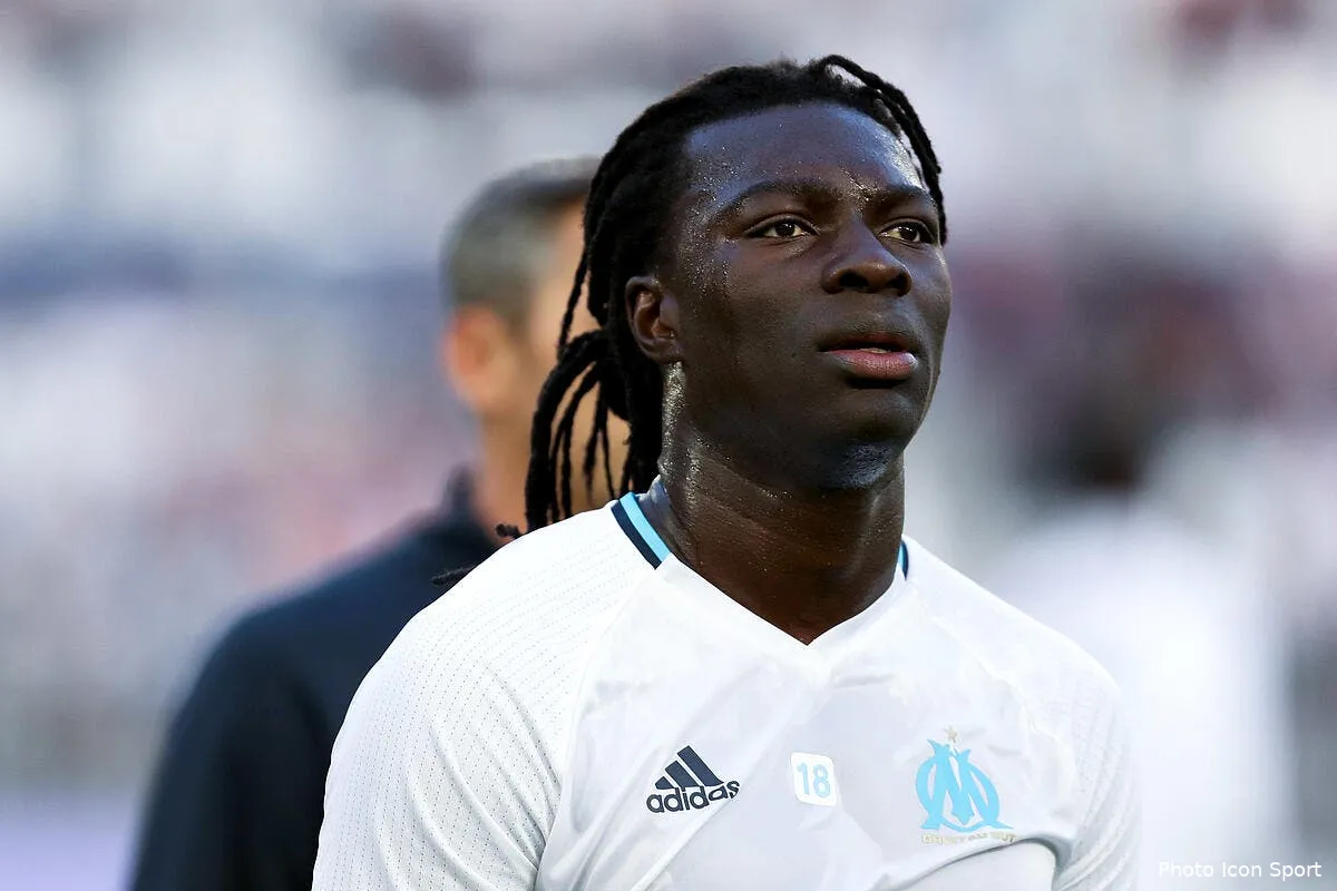 polemique pierre menes raciste bafe gomis s etouffe icon blo 140517 95 56263983