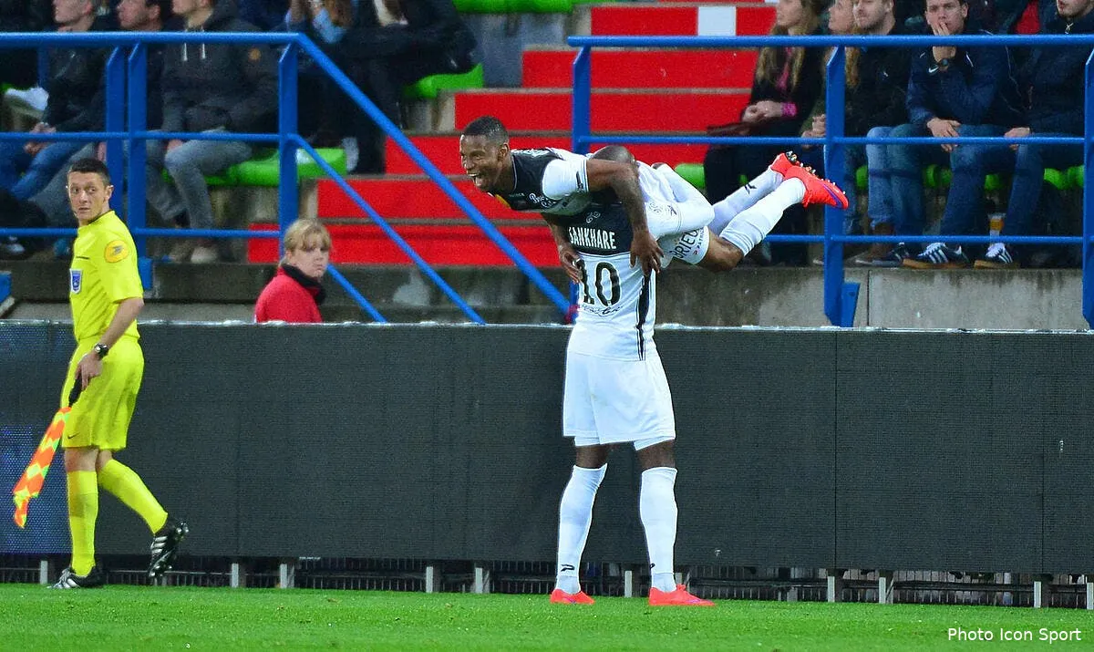 pour jouer a l ol beauvue a refuse un salaire de 10 me iconsport win 250415 05 35114679