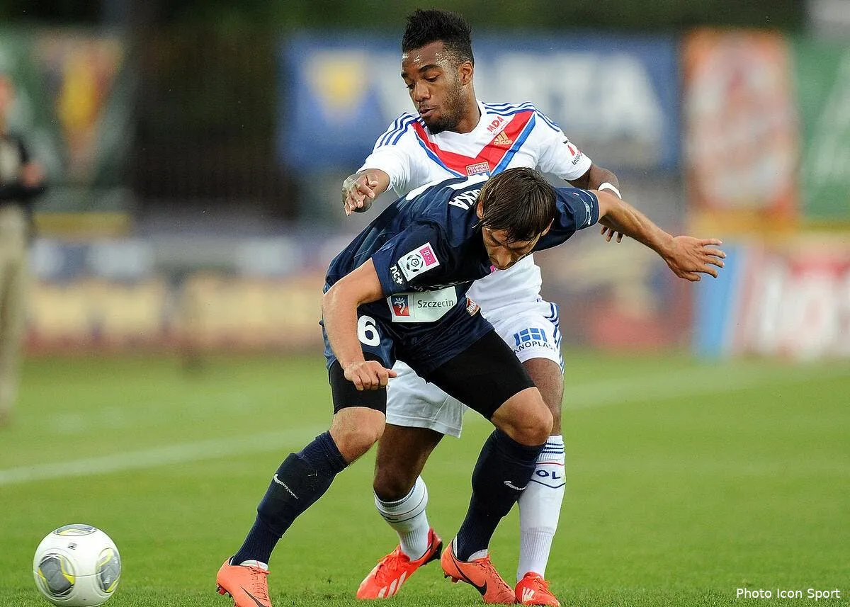 pour lacazette c etait l ol et rien d autre au mercato iconsport nwp 100713 66 1161545