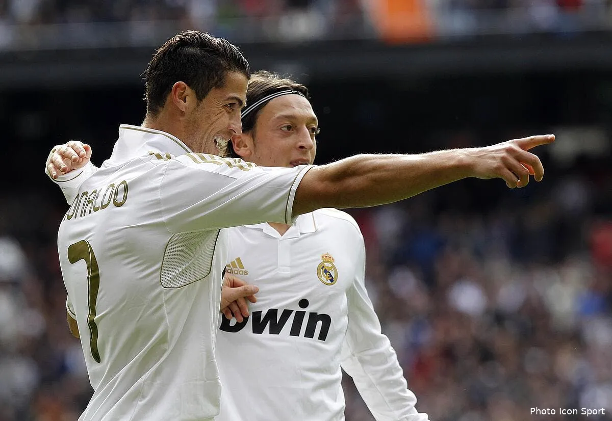 pour ozil cristiano ronaldo est un chic type iconsport alf 061111 11 3135978