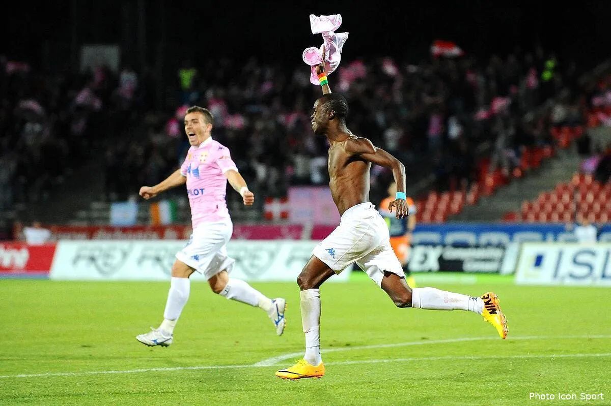 pour tout remboursement contactez evian iconsport jpt 210913 05 1065999