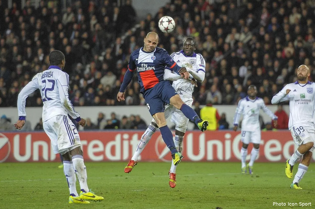 prolongation pourquoi pas moi se dit alex au psg iconsport noe 051113 05 0469625