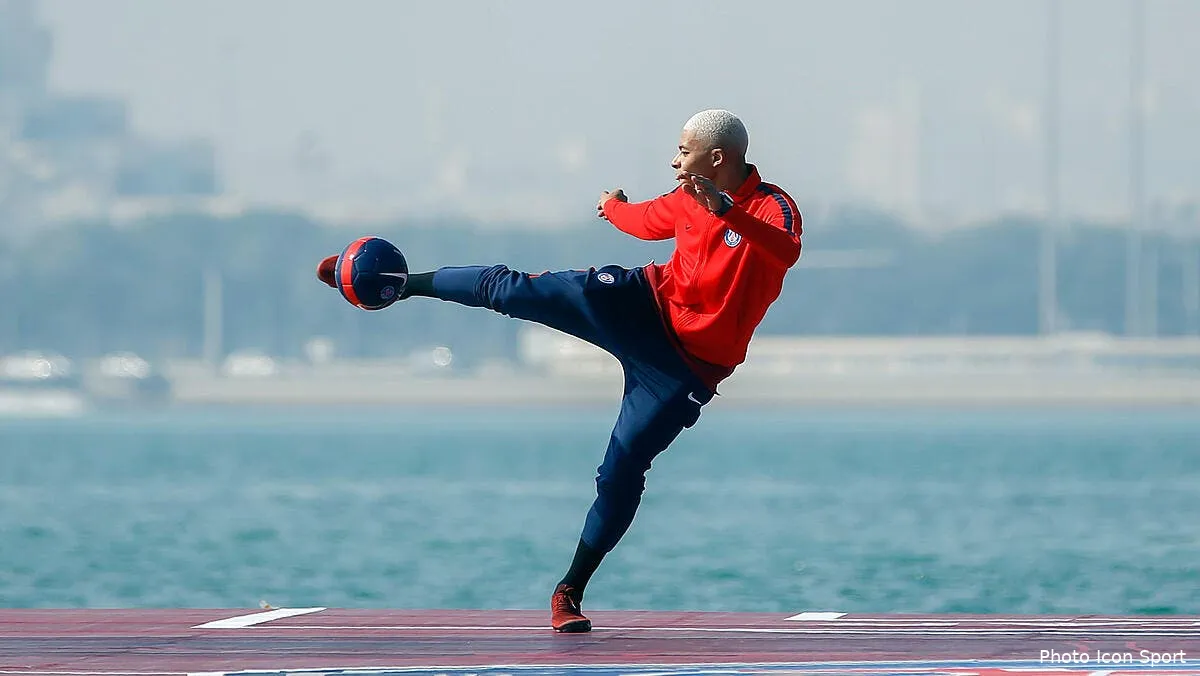 psg a 20 ans mbappe surpasse deja messi et cristiano ronaldo au meme age iconsport icon mar 271217 45 01239633