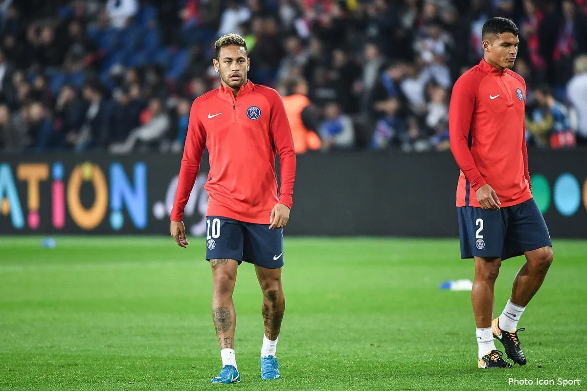 psg a la place de neymar thiago silva aussi aurait pleure iconsport icon dib 270917 101 175199417