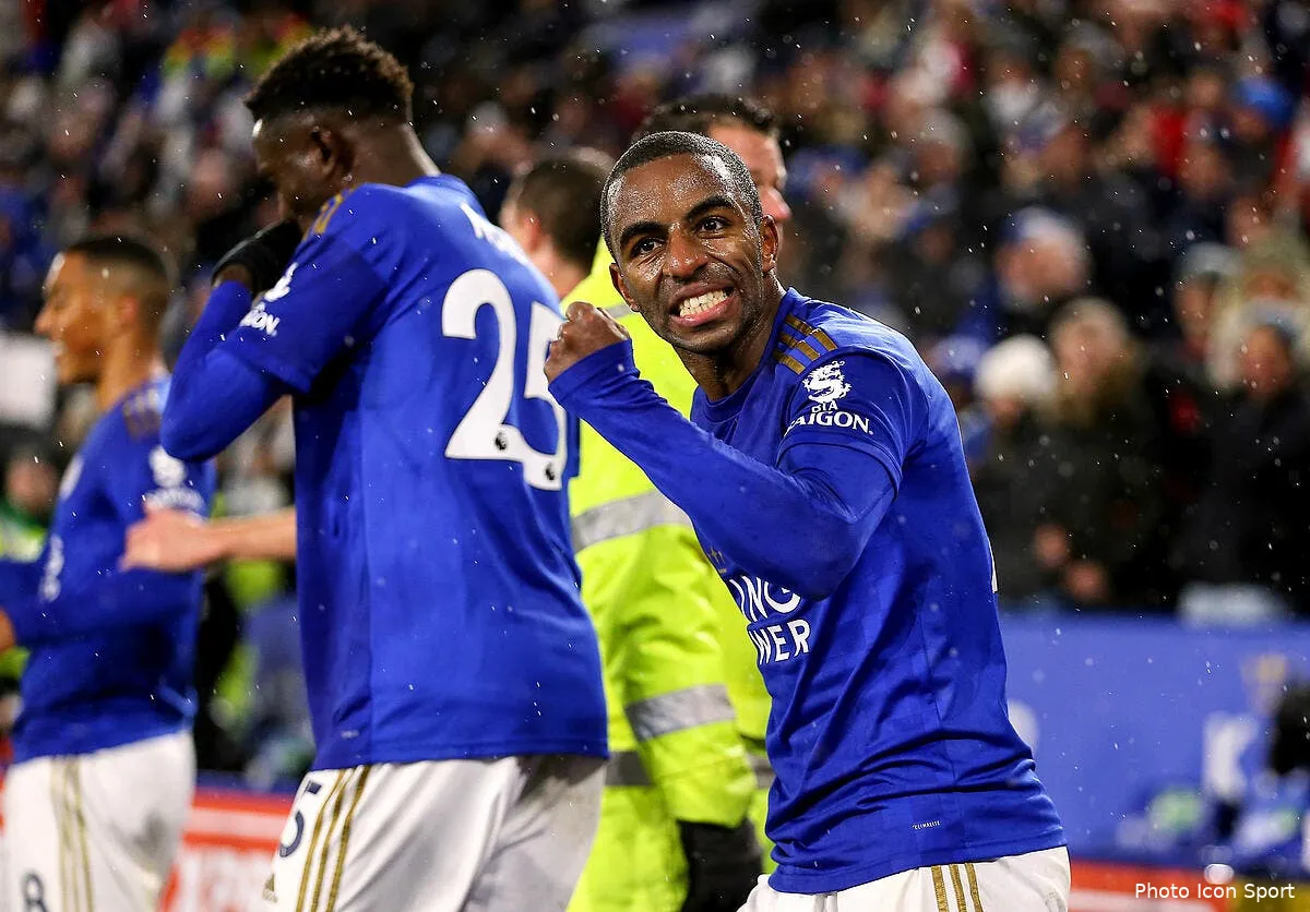 psg a la recherche d un lateral droit il fait coucou a leonardo ricardo pereira 2273795