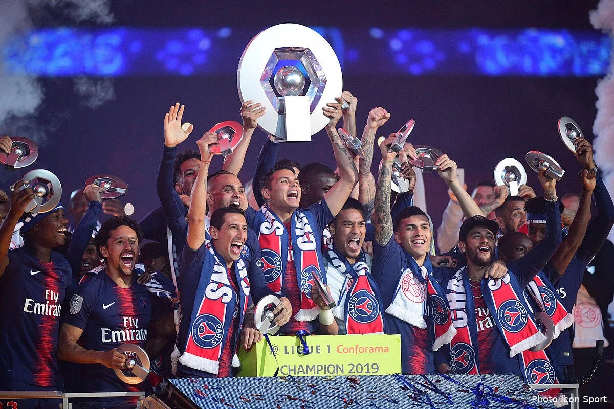 psg al khelaifi copieusement siffle par le parc des princes icon win 180519 01 90088253633