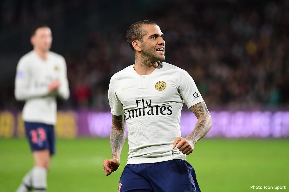 psg al khelaifi s occupe de tout pour regler l avenir de dani alves icon win 170219 01 81624245485