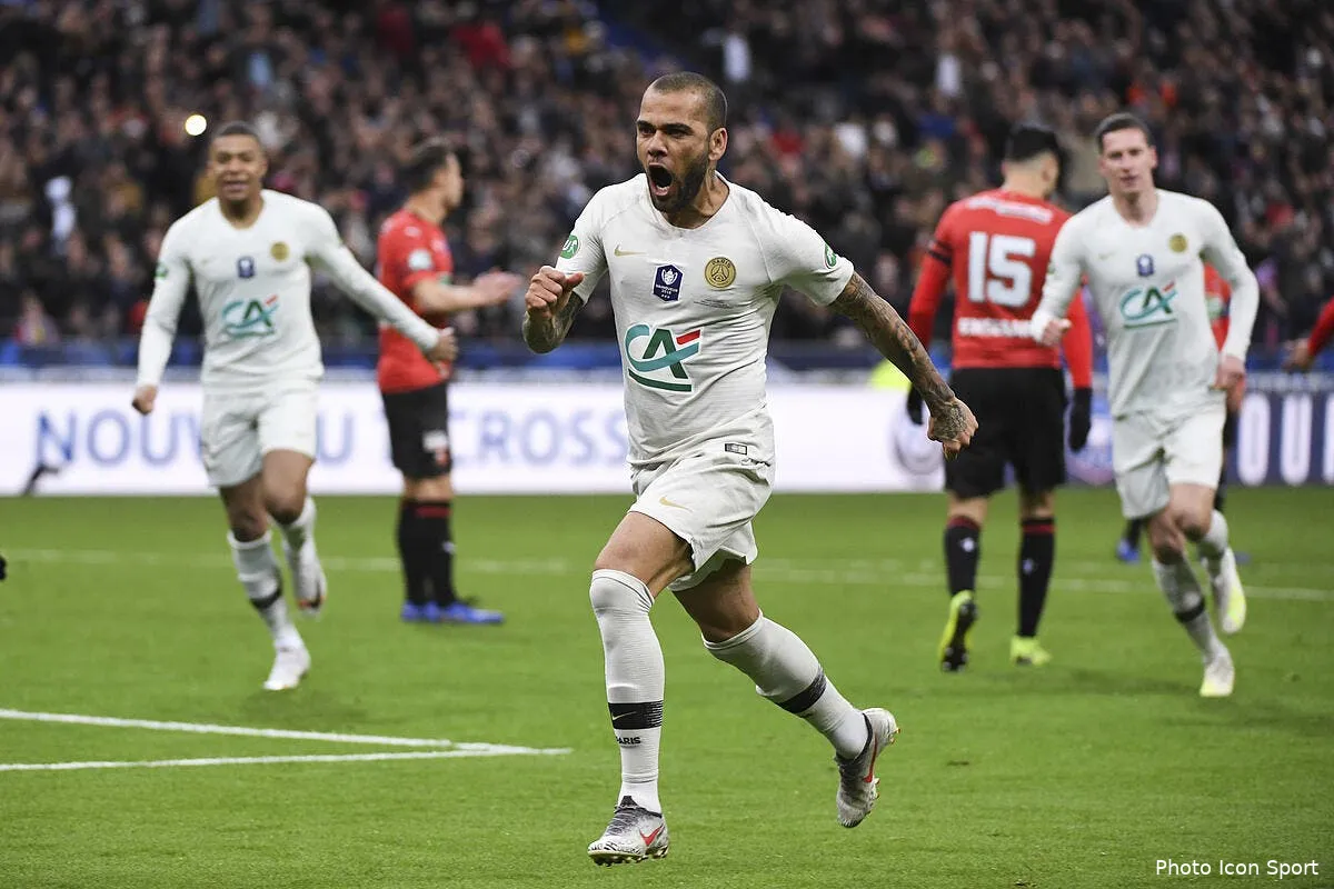 psg alves est crame dugarry valide le choix d al khelaifi icon alc 270419 45 10256921