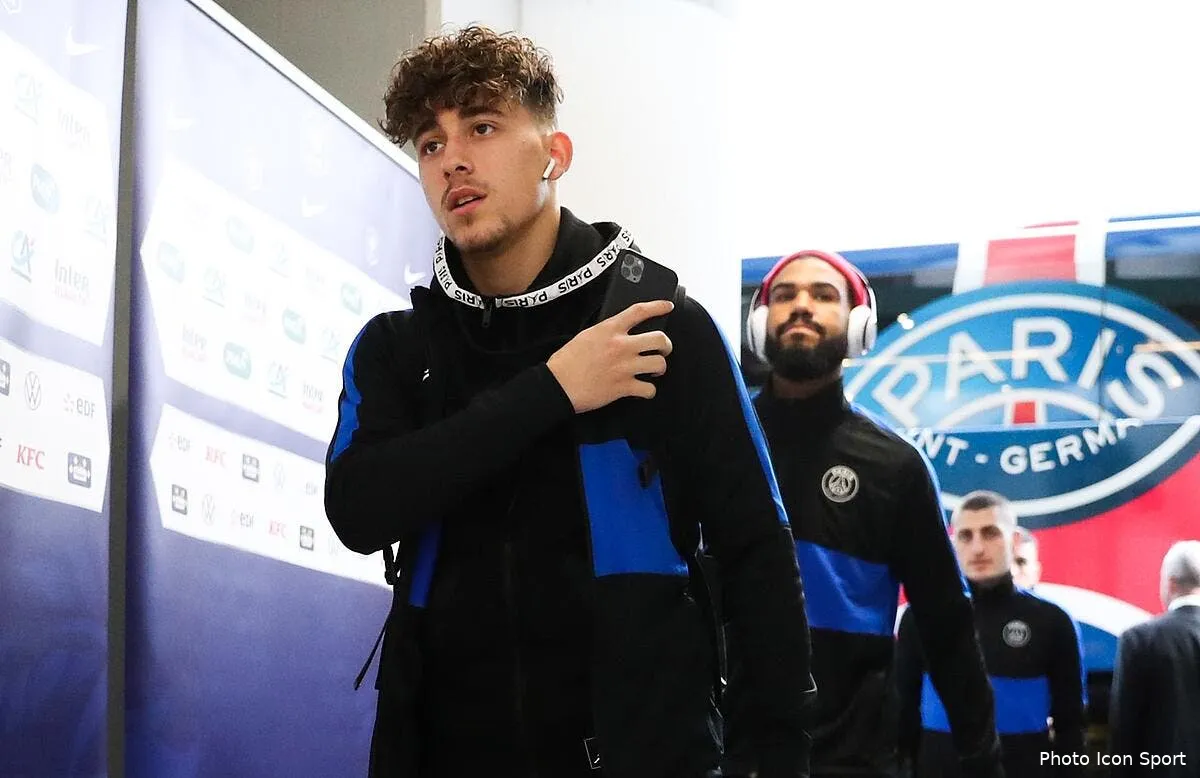 psg arsenal met l asse en pls avec aouchiche icon 19 20 pau vs psg 015285807