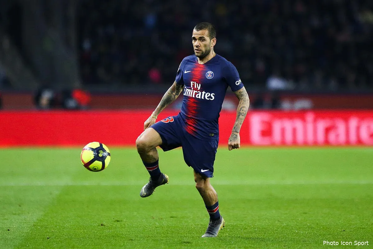 psg au tour de daniel alves d etre cambriole icon fid 200219 78 13245859