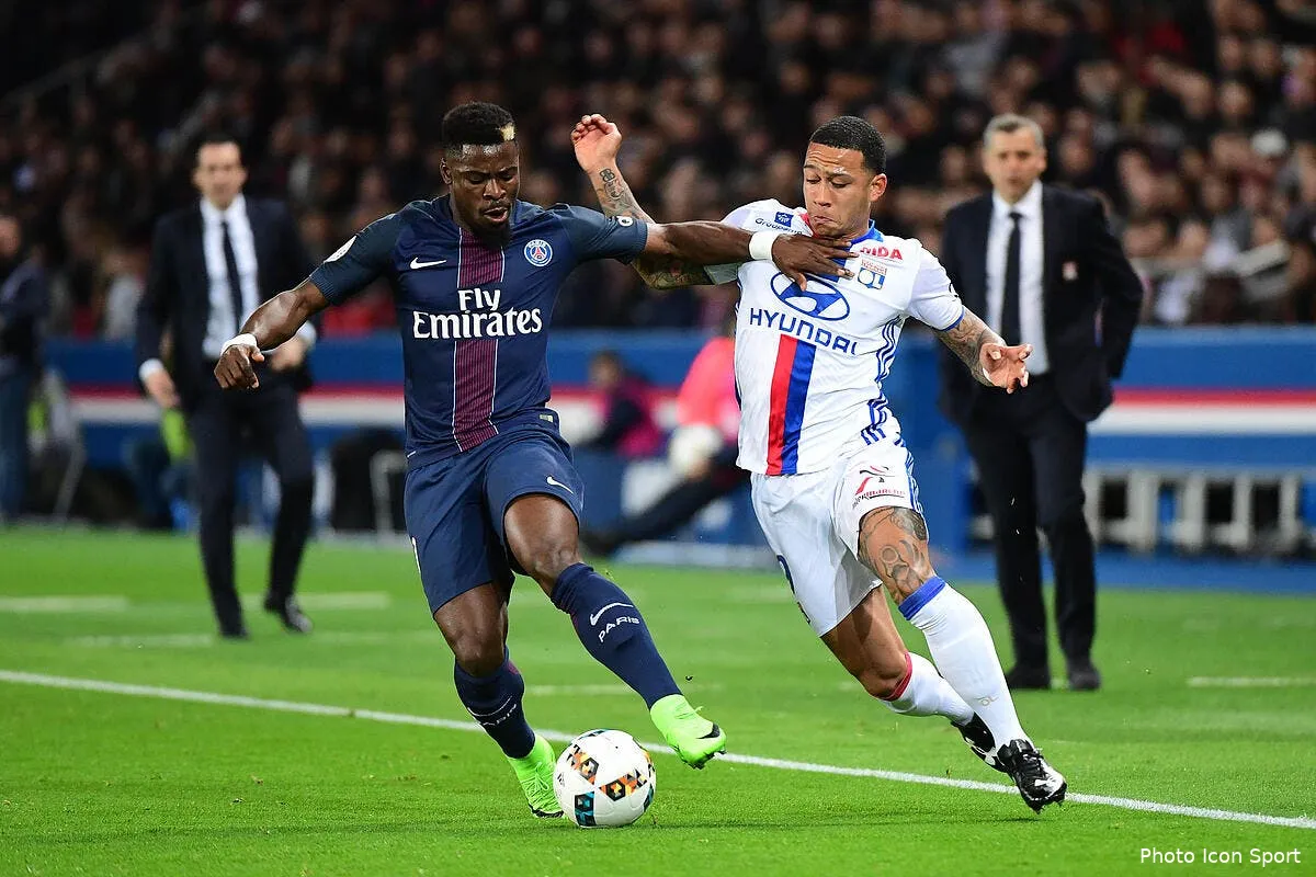 psg aurier a bouffe memphis pierre menes l applaudit iconsport win 190317 01 1046174380