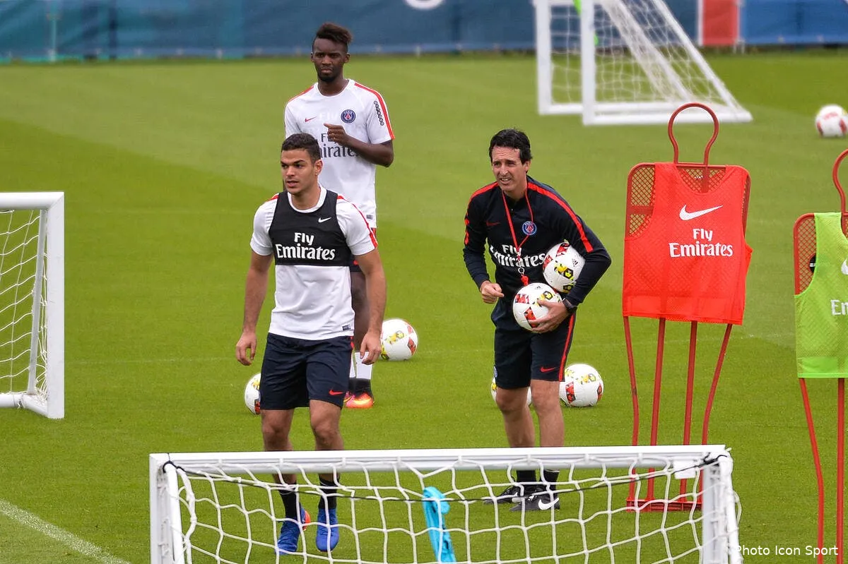 psg ben arfa pierre menes tombe violement sur emery iconsport dib 050716 10 17214669