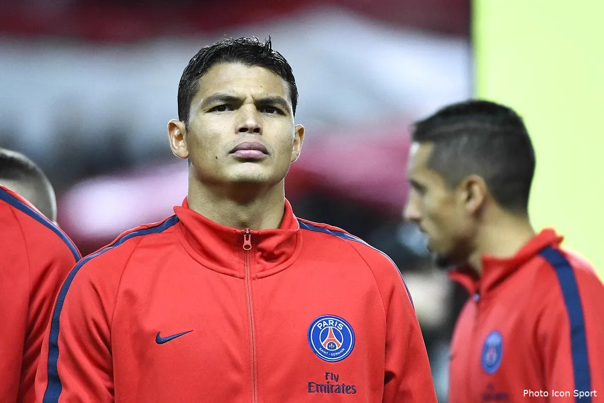 psg bertrand latour detruit un thiago silva honteusement survendu iconsport icon anp 261117 05 52201429