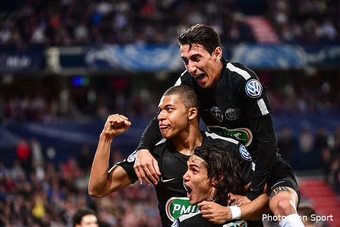 psg cavani devoile le secret pour faire gagner la ligue des champions au psg iconsport icon win 180418 01 47358217625