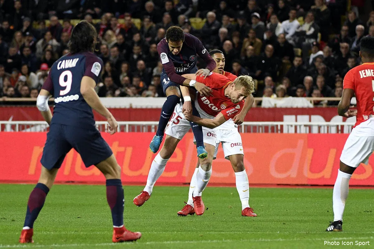 psg cavani ecrase tout sur son passage iconsport icon anp 261117 41 07201141