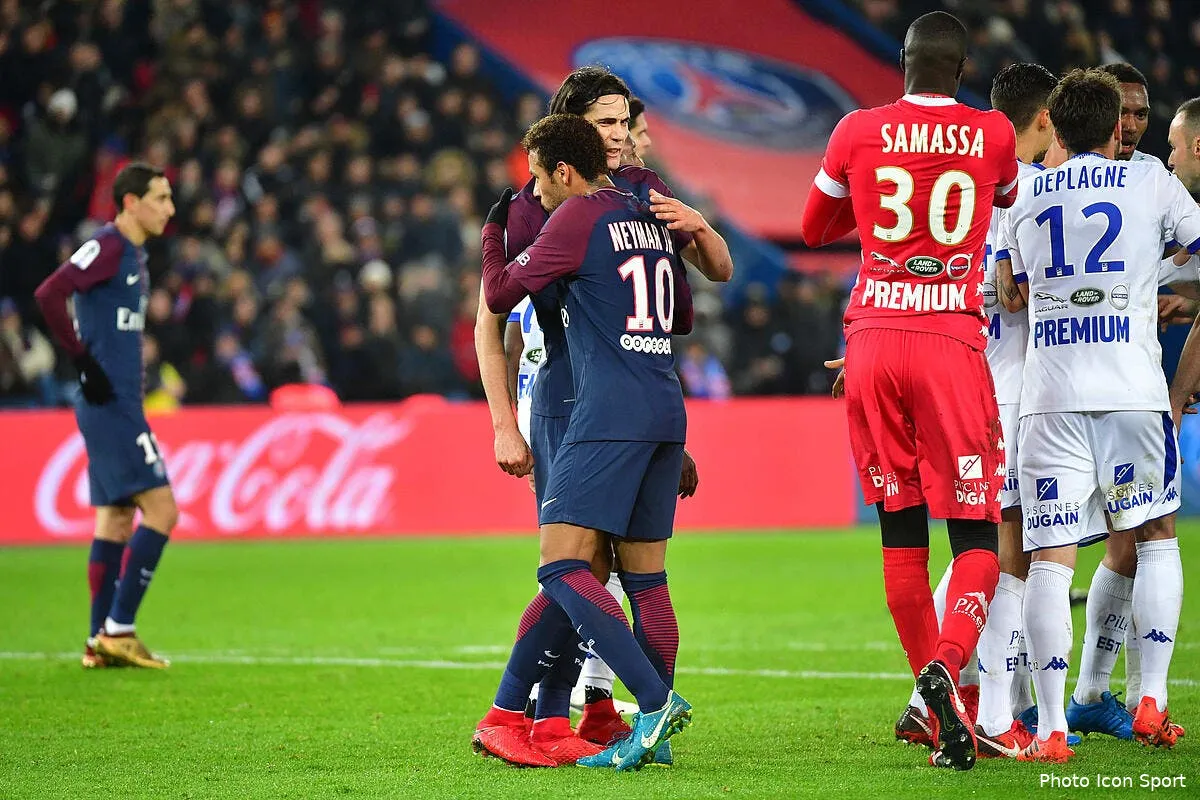 psg cavani l avoue enfin ca ne passait pas avec neymar cavani neymar 1296221