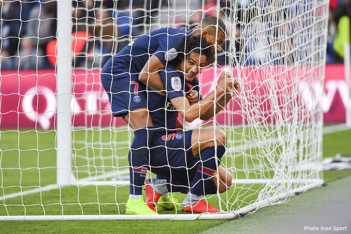 psg cavani une blessure bidon la rumeur enfle iconsport icon alc 201018 45 16234859