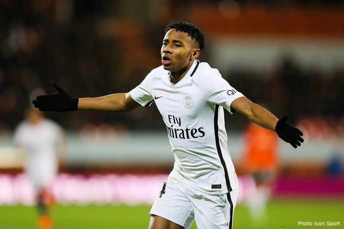 psg ce titi parisien qui refuse de parler de depart iconsport vmi 120317 02 20174866