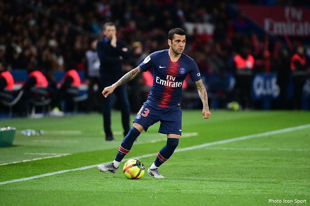 psg dani alves au fc seville pinocchio est de sortie icon win 070419 01 86299250441