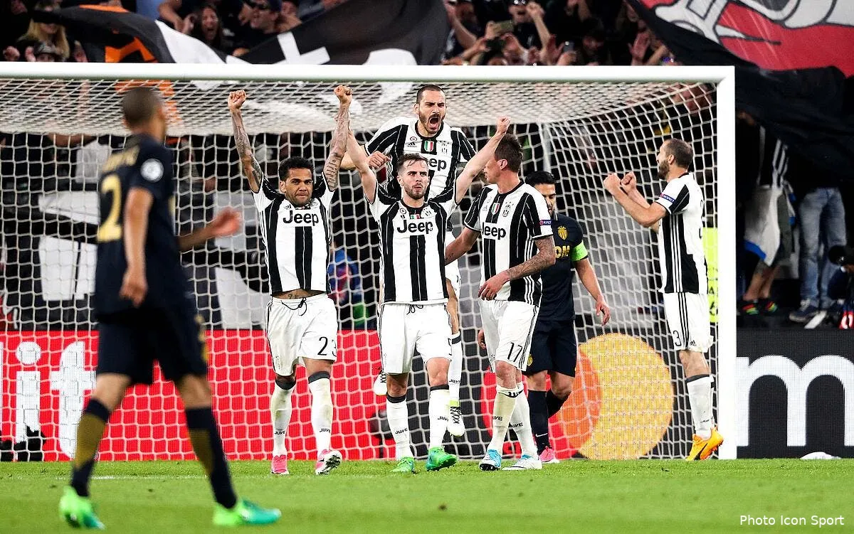 psg dani alves dement des tensions a la juventus iconsport 31246043186603