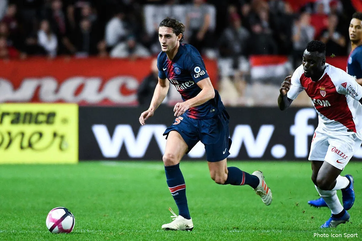 psg daniel riolo voit rouge et allume salement adrien rabiot icon anp 111118 93 36239439