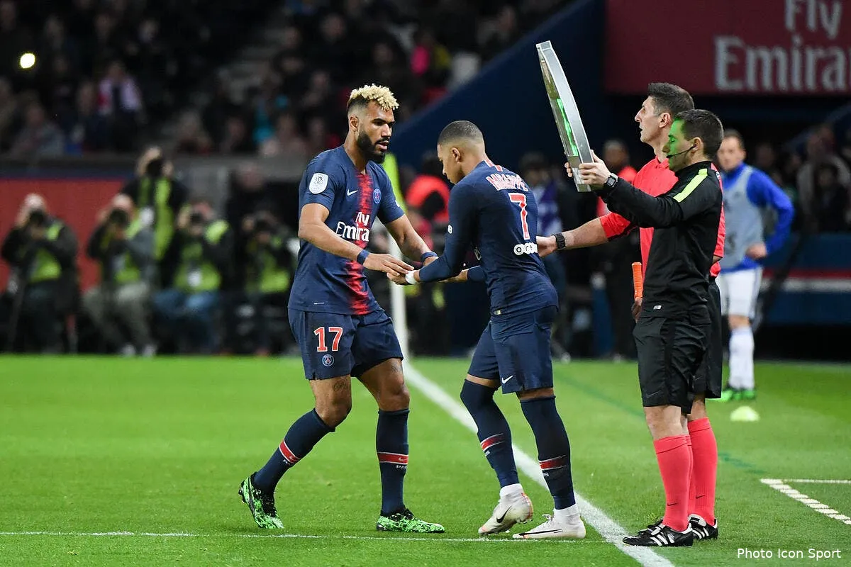 psg daniel riolo voit un psg champion bidon d une l1 en carton icon dib 070419 12 21249905