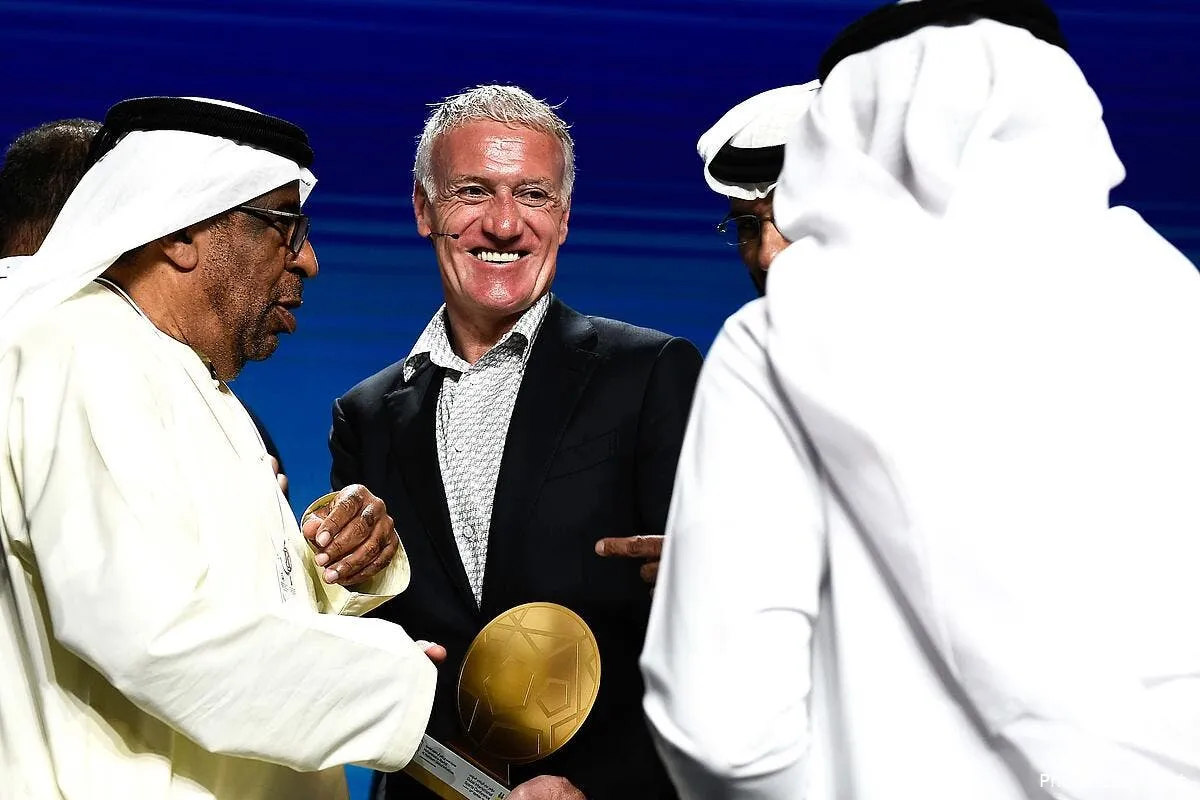 psg deschamps entraineur de paris il ne dit pas non icon lp 9017693241607