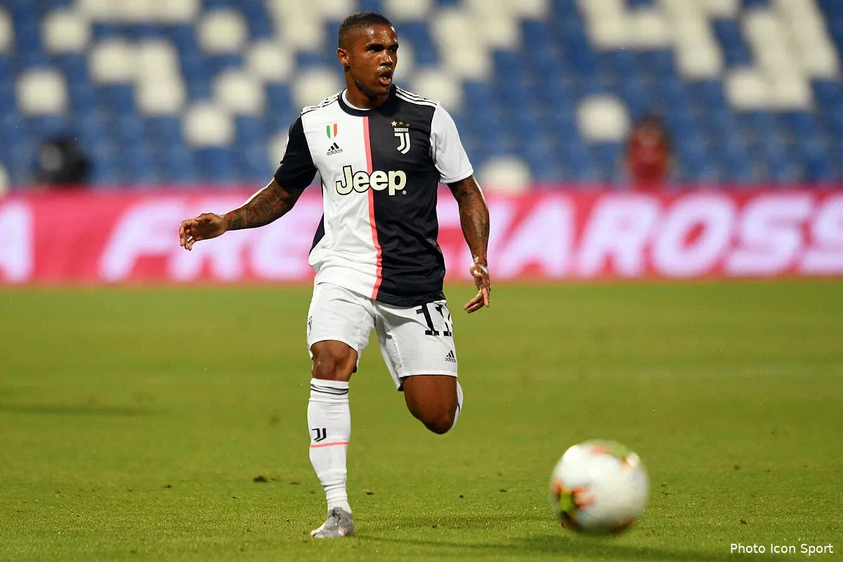 psg douglas costas la surprise de leonardo au mercato icon italy photo press 966505289601