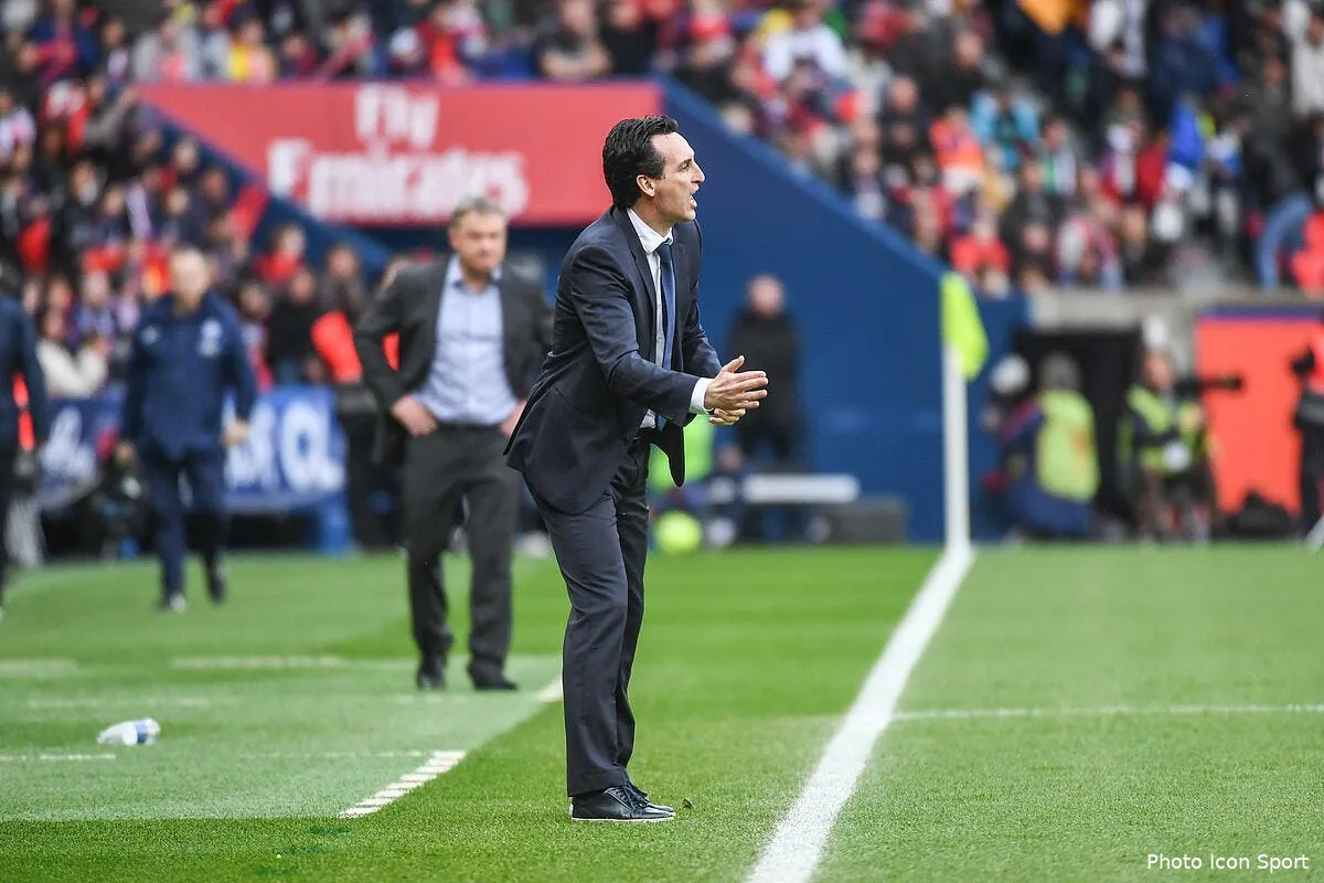 psg emery se couche devant les critiques de dani alves icon dib 100318 10 11212729
