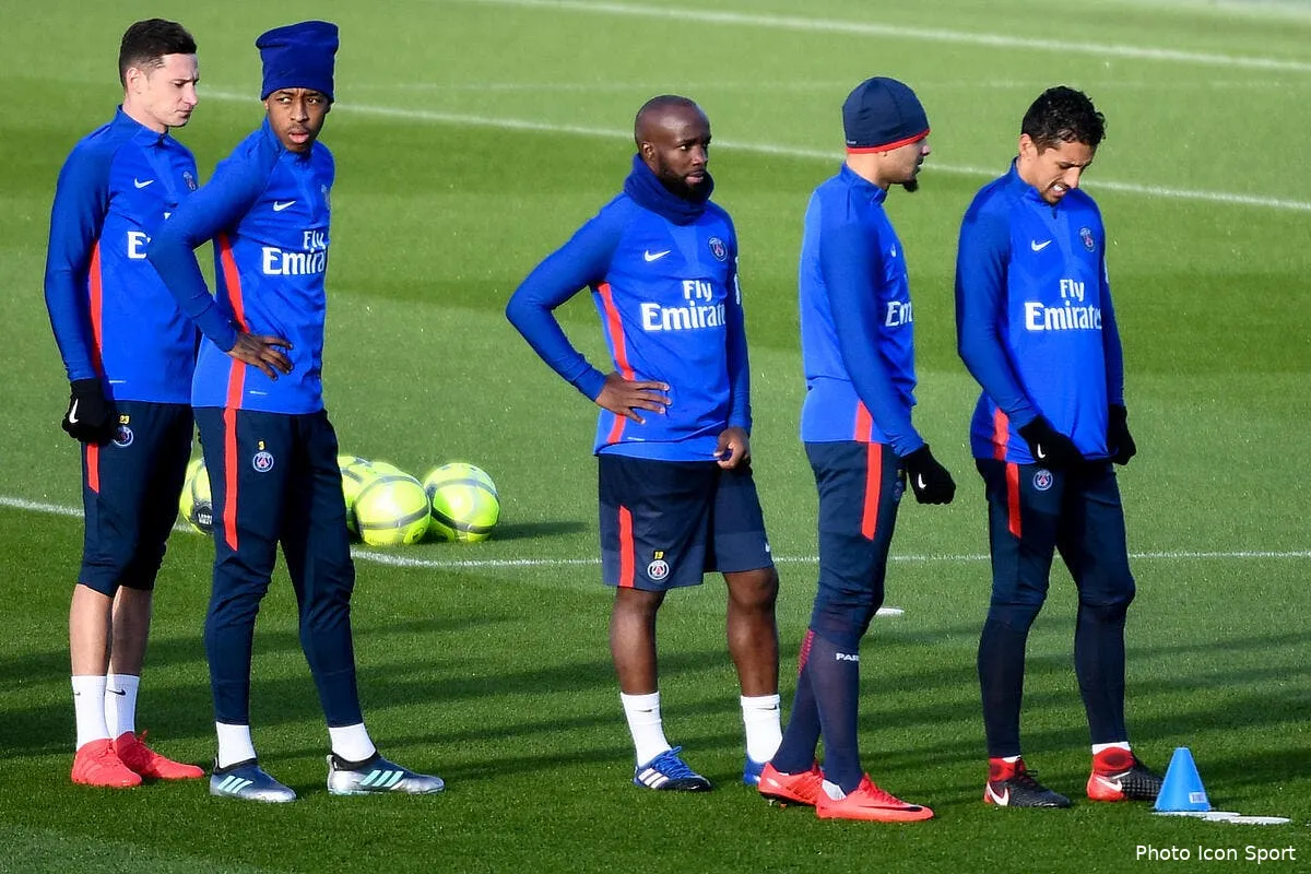 psg emery se fait deja des noeuds a la tete avec diarra icon dib 260118 11 01207943