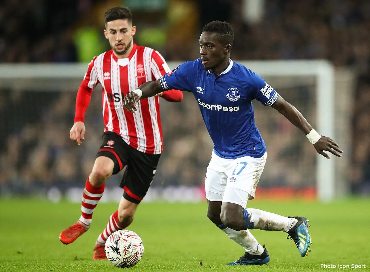 psg everton bluffait idrissa gueye est a paris icon 40622662259927