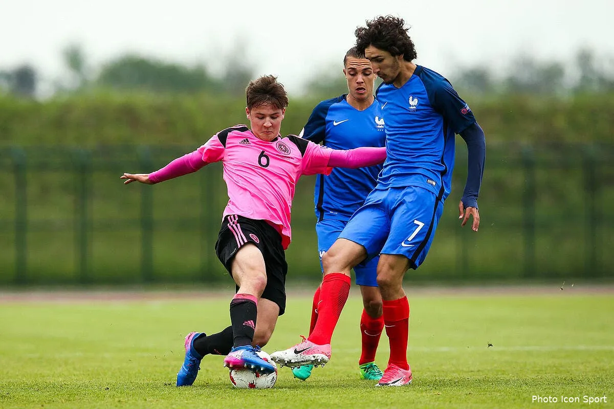 psg henrique se saisit de deux dossiers chauds chez les espoirs iconsport pxl 090517 08 09199661