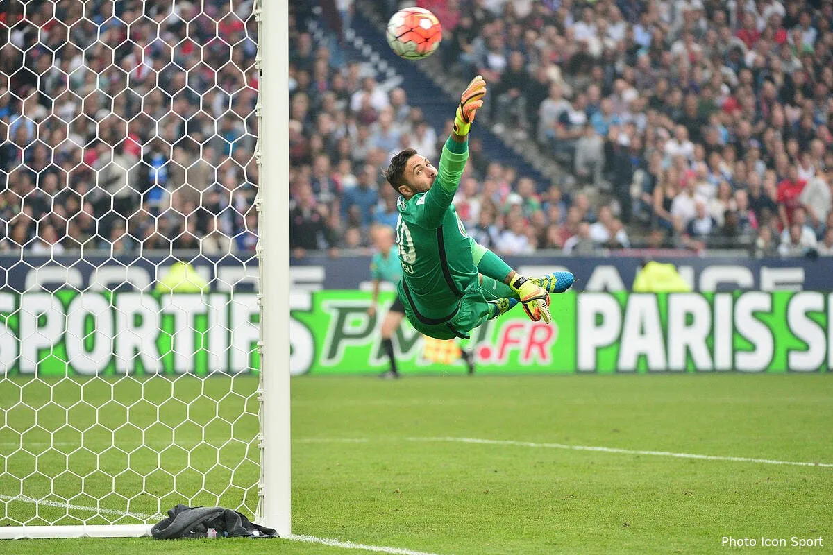 psg henrique tres genereux avec sirigu la raison cachee iconsport win 210516 01 4401183401