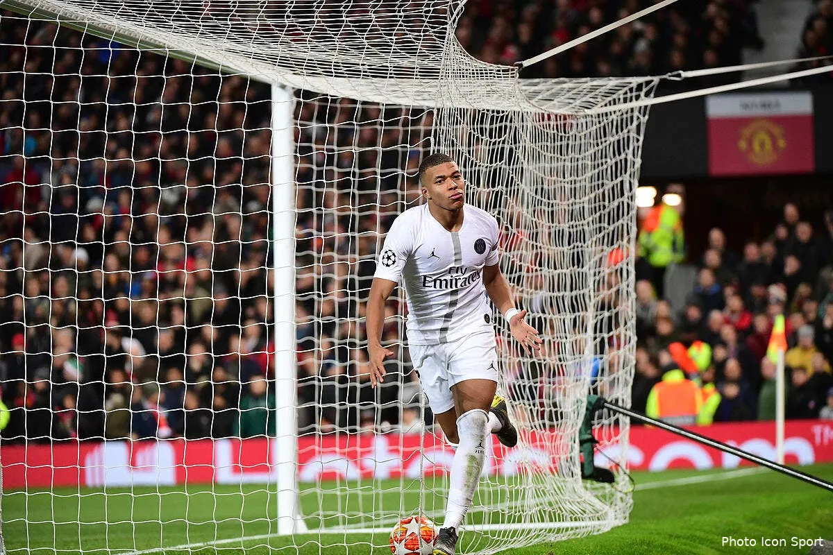 psg il est fou kylian mbappe est deja l idole des jeunes icon win 120219 01 81081245009